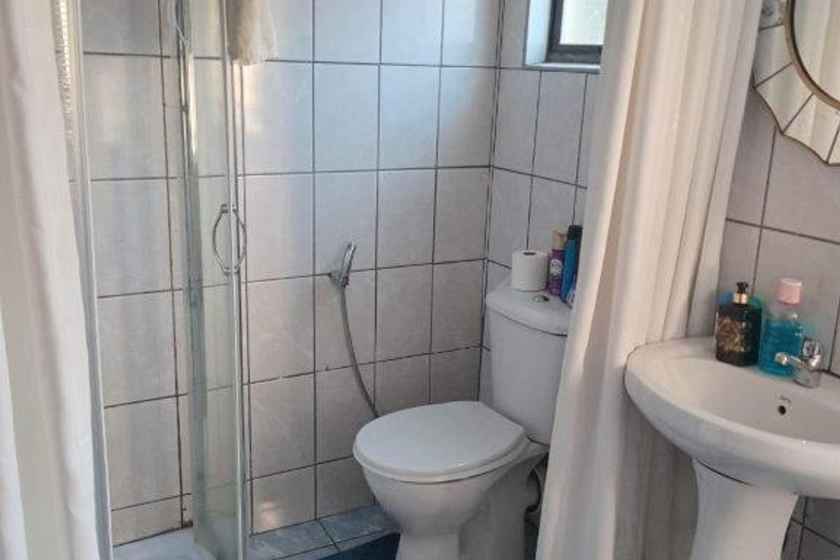 3 Bed House in Pretoria West for Sale - Photo 3