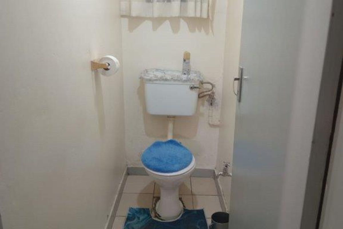 3 Bed House in Pretoria West for Sale - Photo 4