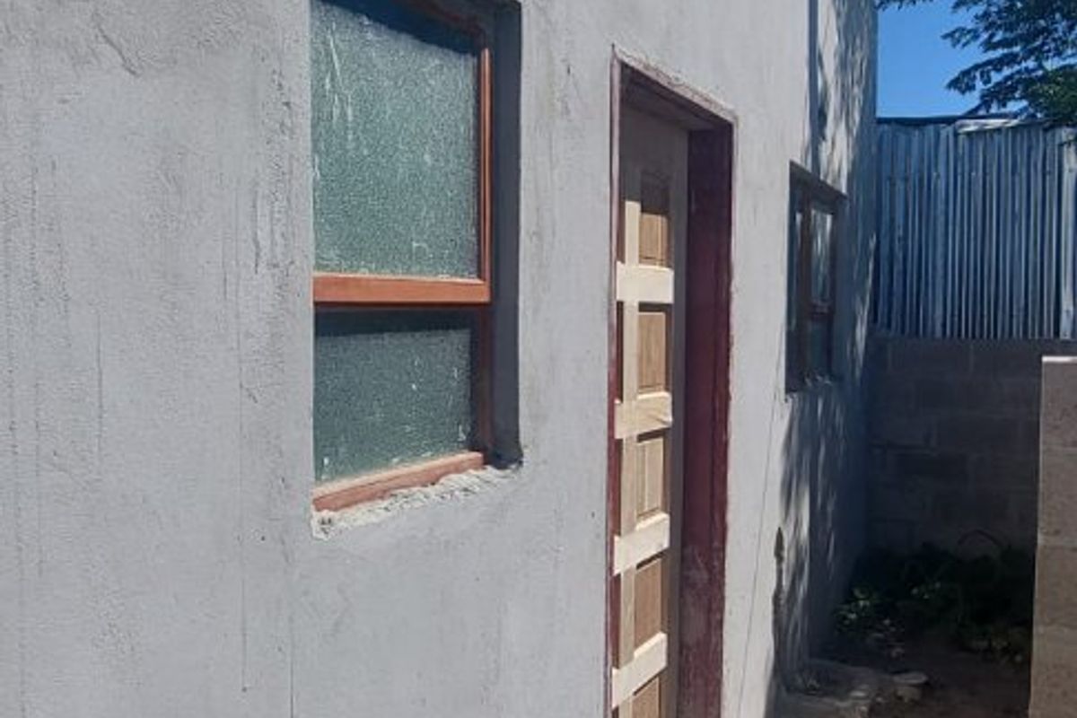 HIGH-RETURN INVESTMENT OPPORTUNITY – 3 INCOME UNITS.  EXCLUSIVE SOLE MANDATE!!! - Photo 2