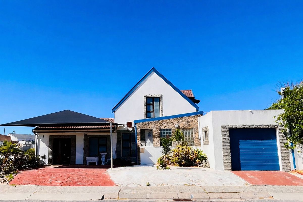 4 Bedroom house in Wavecrest, Strandfontein - Photo 2