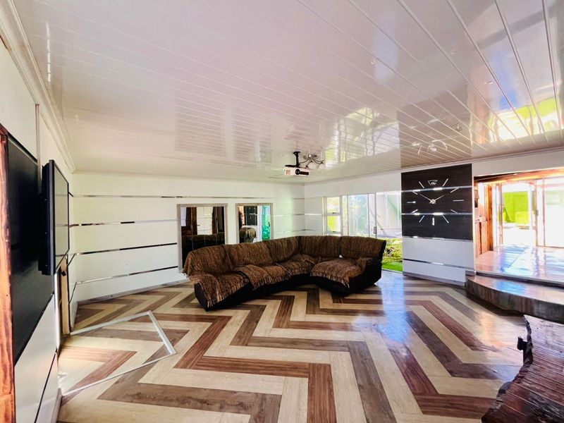 4 Bedroom house in Wavecrest, Strandfontein - Photo 5