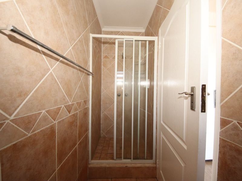 Modern 2-Bedroom Duplex in Secure, Well-Managed Complex - Photo 9