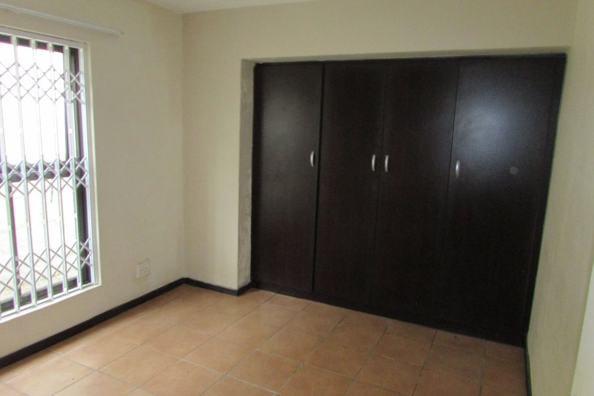 4 Bedroom home in secure complex  - Photo 5