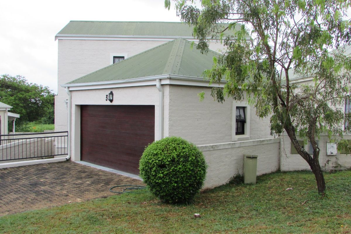 4 Bedroom home in secure complex  - Photo 2