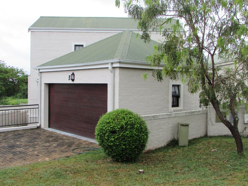 4 Bedroom home in secure complex  - Photo 2