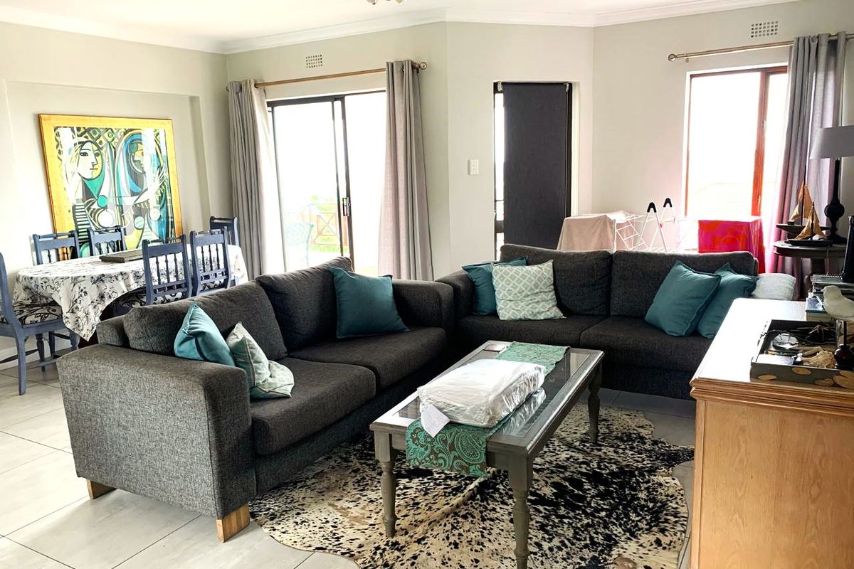 Stunning Single Storey 3 Bedroom Unit. - Photo 5