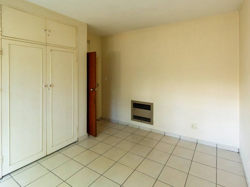 Spacious 3 Bedroom Apartment in Florida Hills - Photo 7