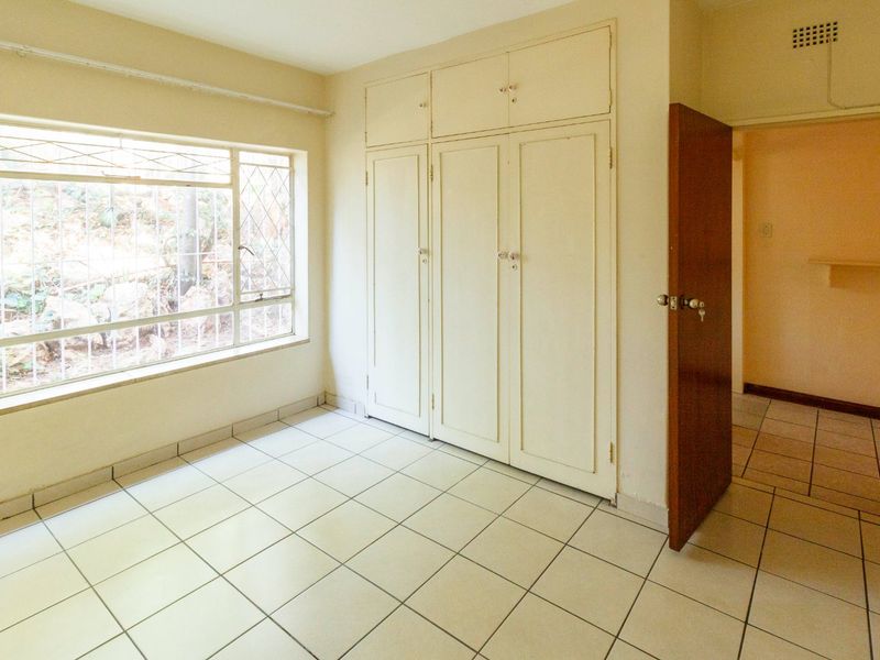 Spacious 3 Bedroom Apartment in Florida Hills - Photo 6