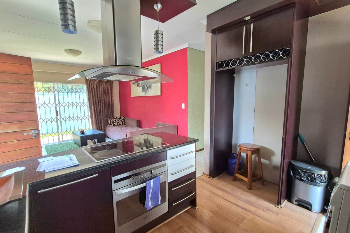 Perfect 2-Bedroom Pet friendly home in a prime Location of Amorosa. - Photo 4