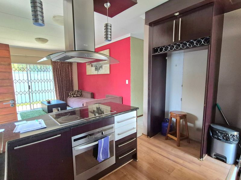 Perfect 2-Bedroom Pet friendly home in a prime Location of Amorosa. - Photo 4