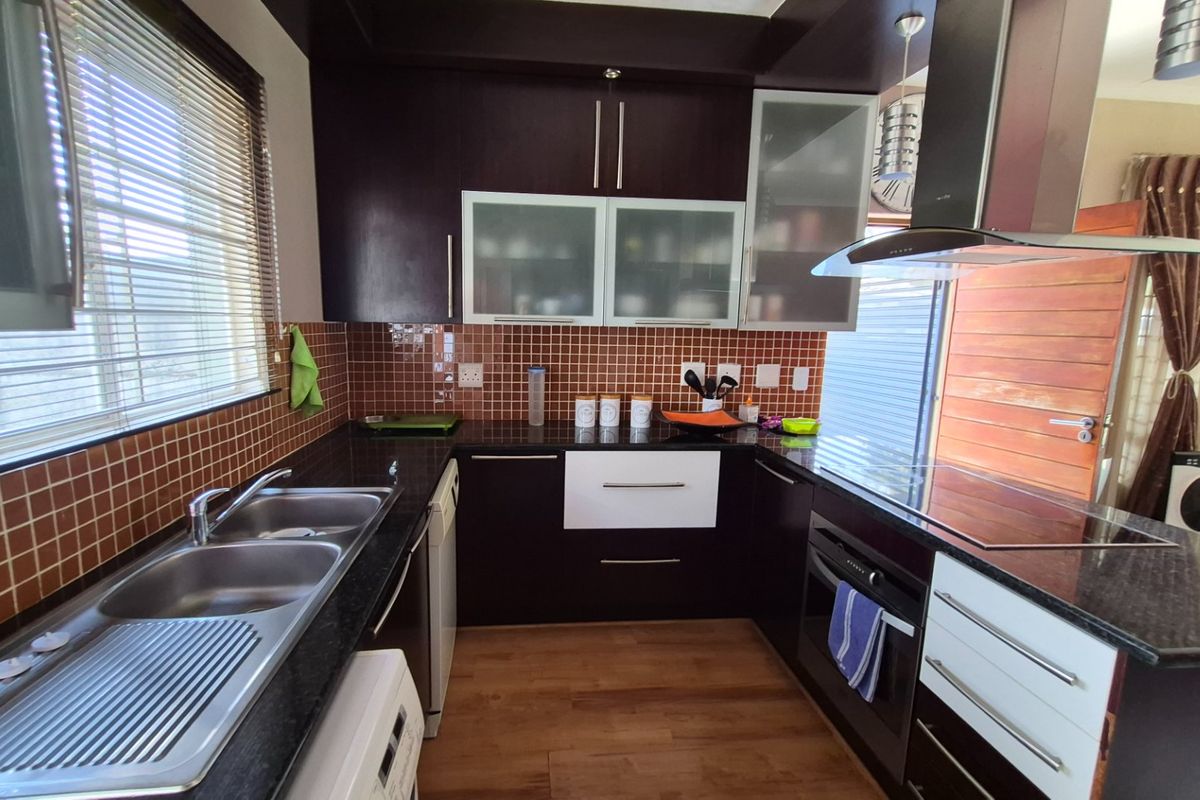 Perfect 2-Bedroom Pet friendly home in a prime Location of Amorosa. - Photo 5