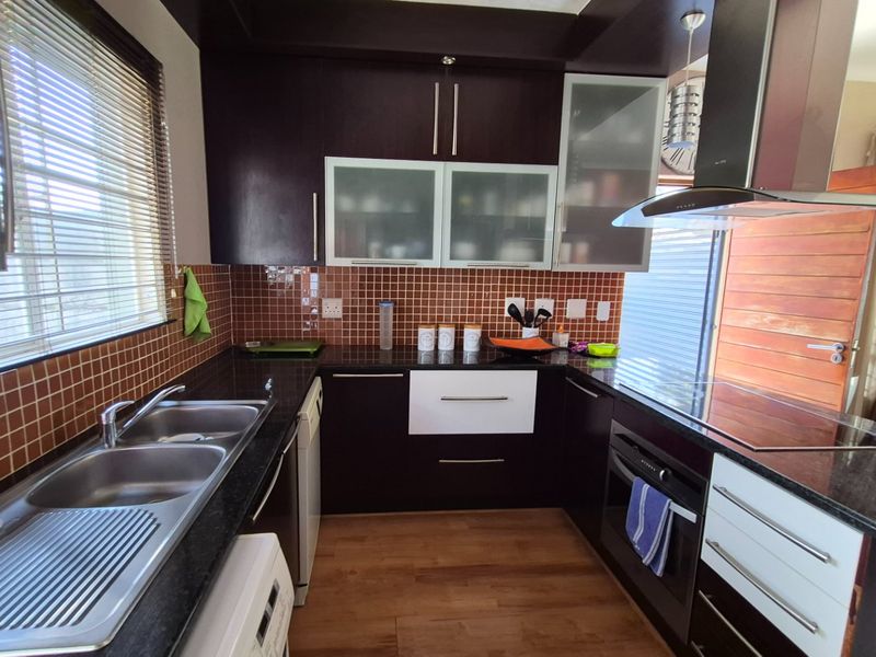 Perfect 2-Bedroom Pet friendly home in a prime Location of Amorosa. - Photo 5