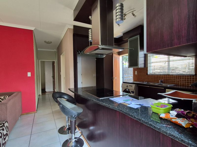 Perfect 2-Bedroom Pet friendly home in a prime Location of Amorosa. - Photo 7