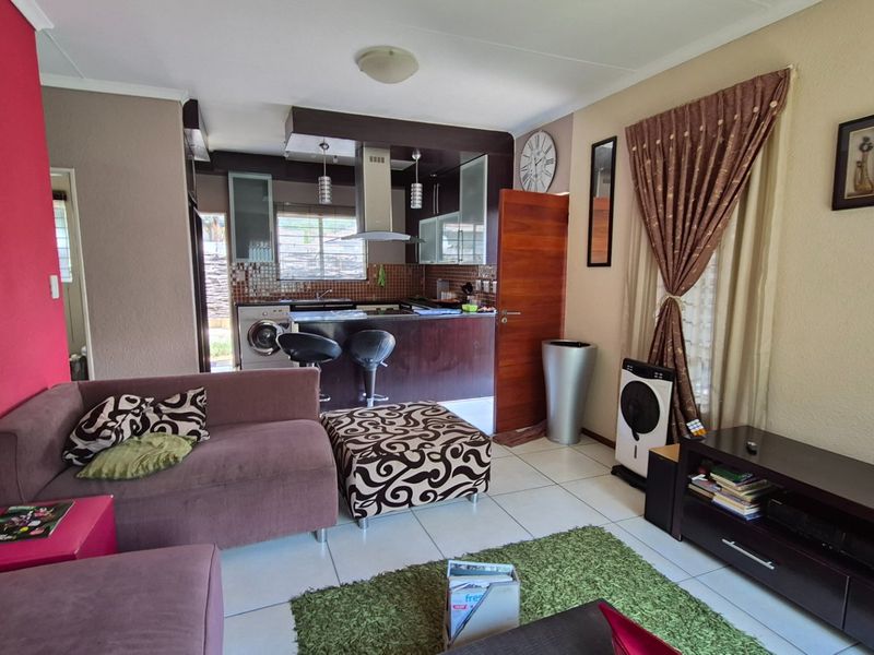 Perfect 2-Bedroom Pet friendly home in a prime Location of Amorosa. - Photo 6