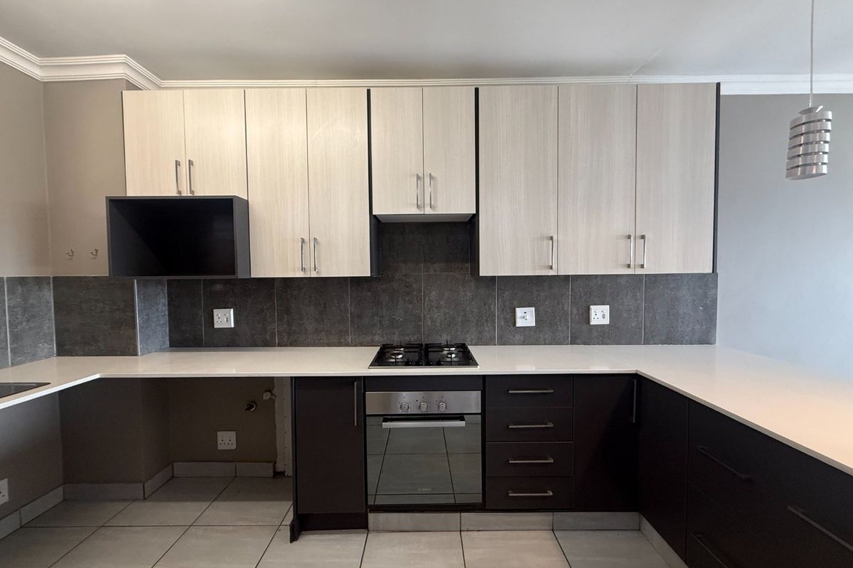 Spacious 2 Bedroom Apartment in Zalamia Estate - Photo 3