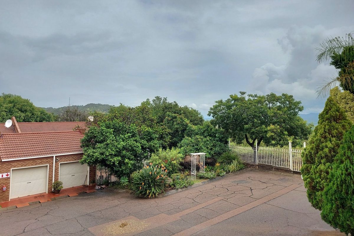 Townhouse in Secure Complex Brits NW - Photo 2