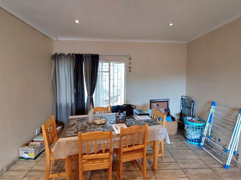 Townhouse in Secure Complex Brits NW - Photo 5