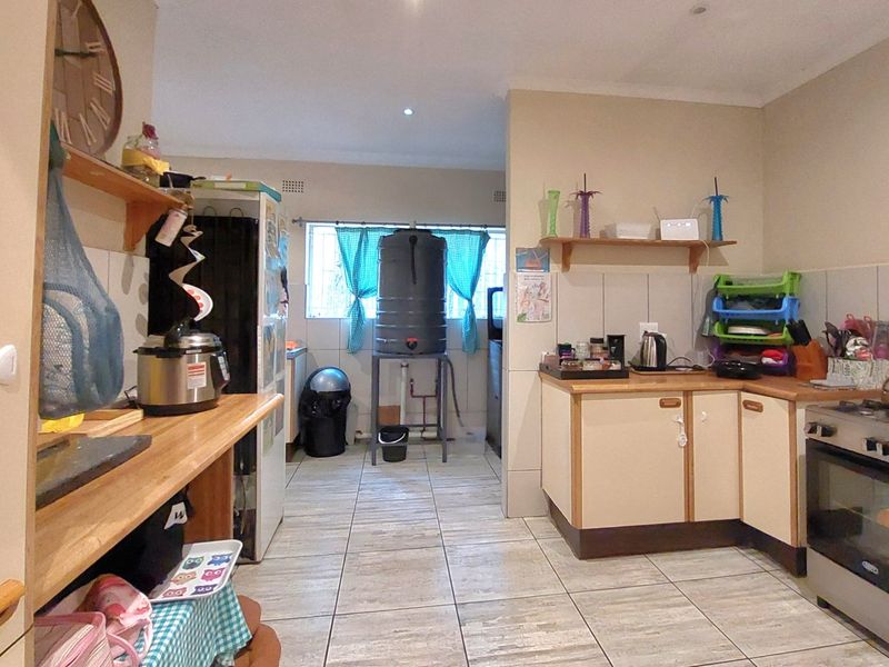 Townhouse in Secure Complex Brits NW - Photo 10