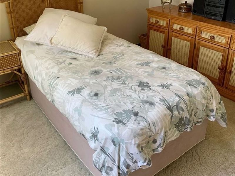 Neat & Spacious Family Home in Secure Enclosure - Photo 10