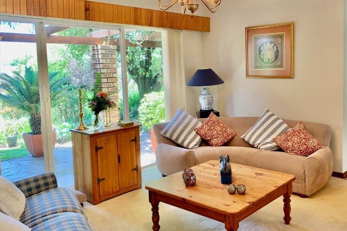 Neat & Spacious Family Home in Secure Enclosure - Photo 5