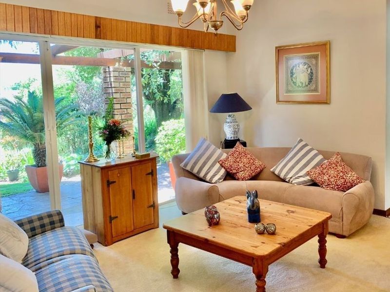 Neat & Spacious Family Home in Secure Enclosure - Photo 5