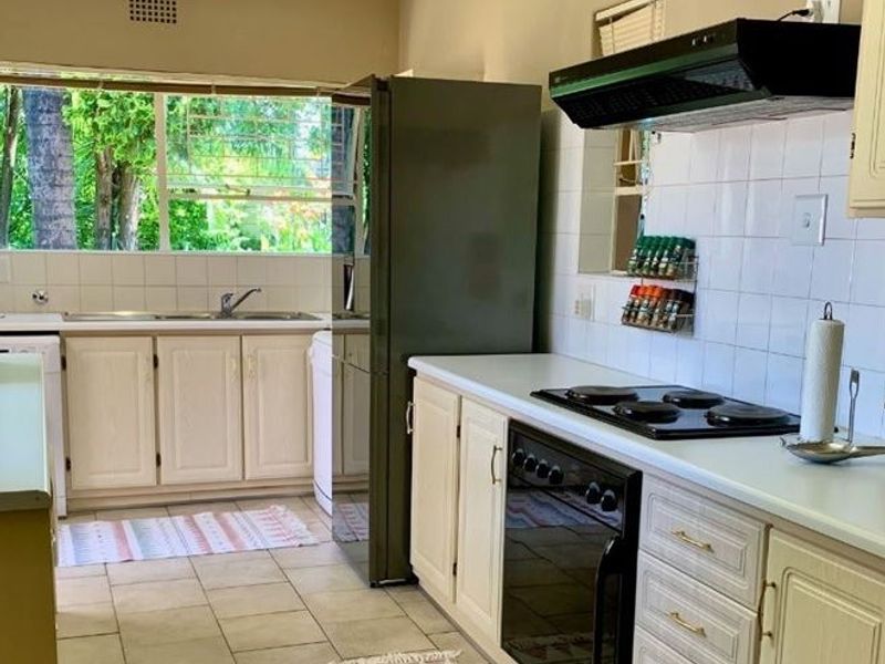 Neat & Spacious Family Home in Secure Enclosure - Photo 3