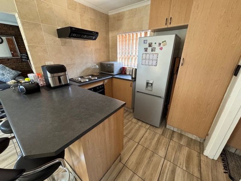 Spacious Multi-Level Family Home with Exceptional Features - Photo 6