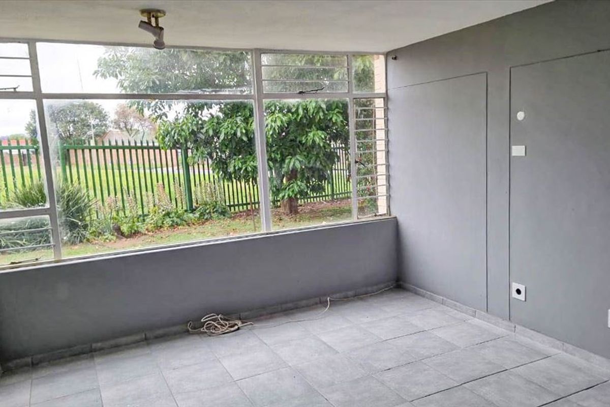 Charming One-Bedroom Home with Comfortable Living - Photo 3