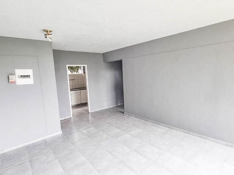 Charming One-Bedroom Home with Comfortable Living - Photo 2