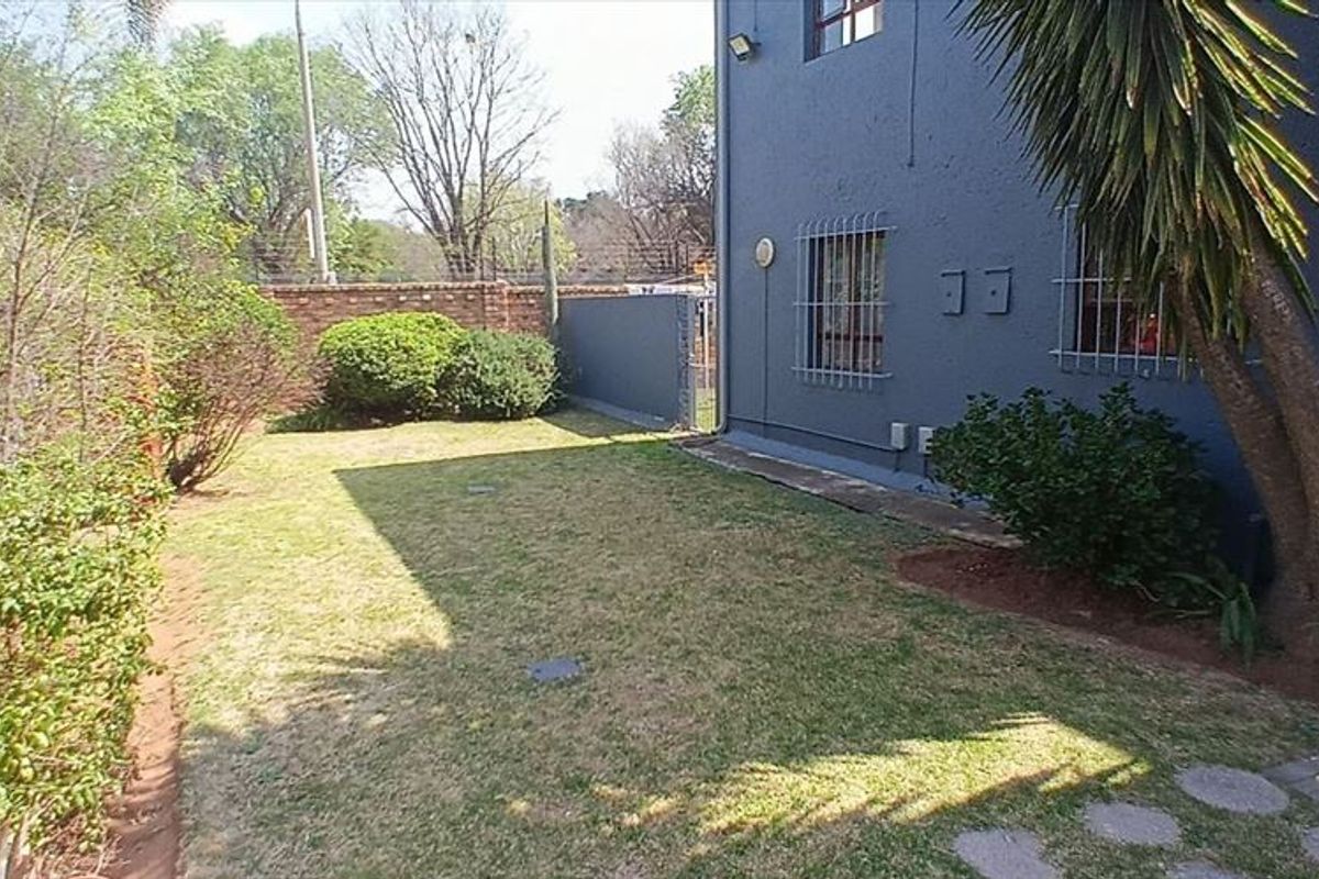 Cozy and Practical Two-Bedroom Home - Photo 3