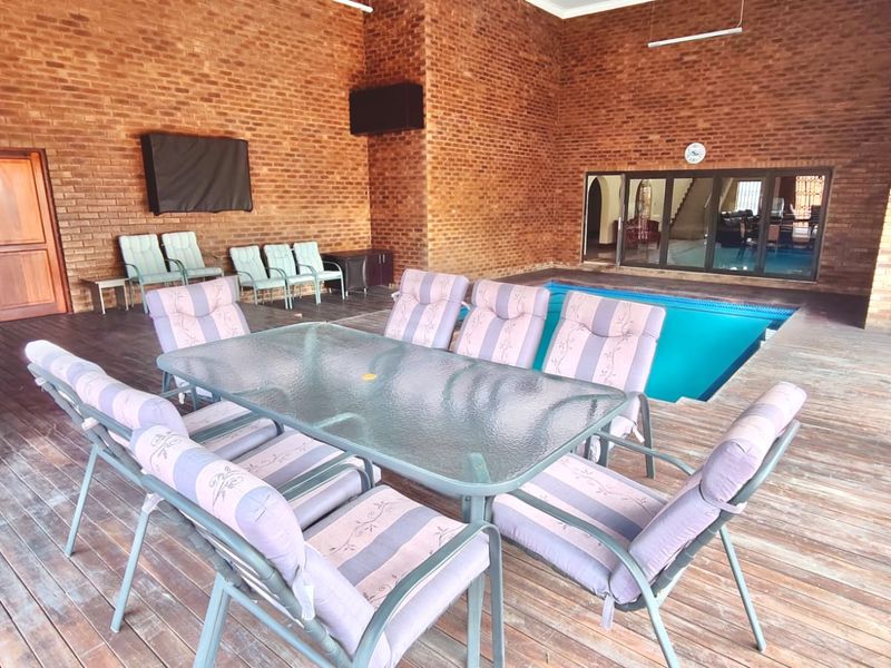 Ultra-Luxury Smart Home with Indoor Heated Pool - Photo 10