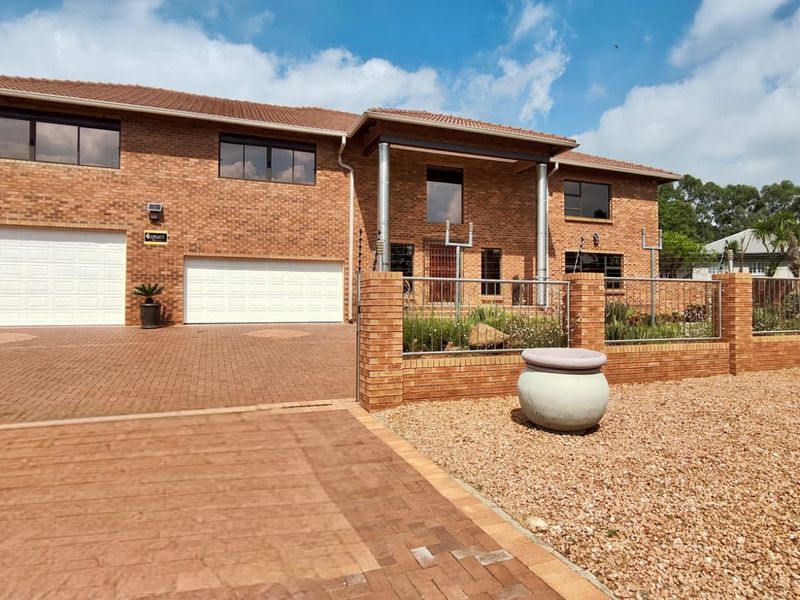 Ultra-Luxury Smart Home with Indoor Heated Pool - Photo 2
