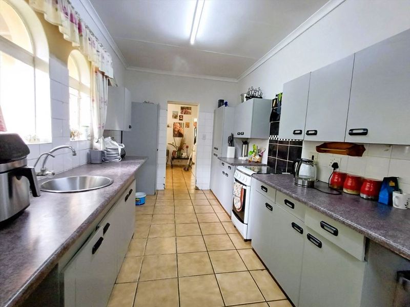 Elegant Family Home with Exceptional Features - Photo 1