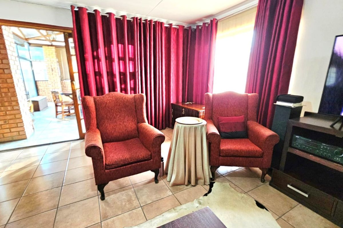 Cosmosrand, Secunda.   As Close to Perfect As It Gets! - Photo 3