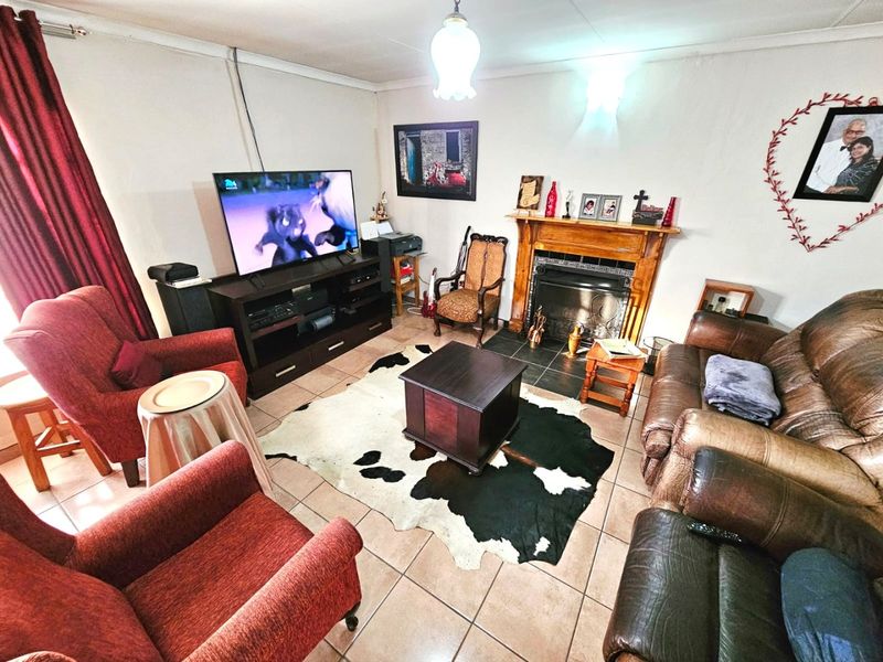 Cosmosrand, Secunda.   As Close to Perfect As It Gets! - Photo 4