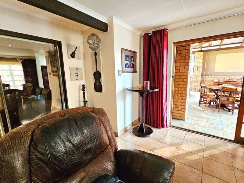 Cosmosrand, Secunda.   As Close to Perfect As It Gets! - Photo 6