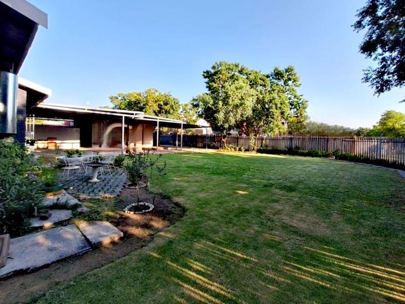 Energy-Efficient Family Home Packed with Extras! - Photo 2