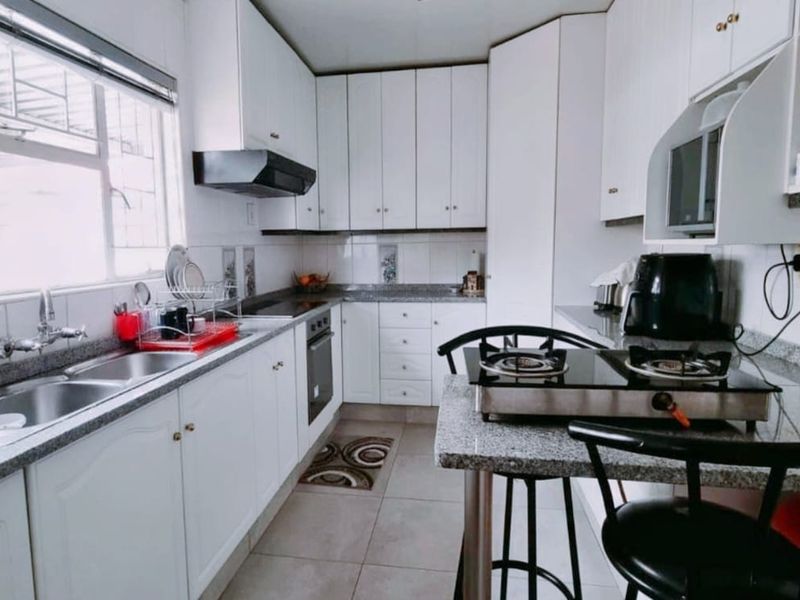 Luxurious 4-Bedroom Home with Flatlet in Sunset Park, Secunda - Photo 8