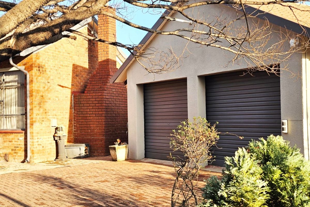 Luxurious 4-Bedroom Home with Flatlet in Sunset Park, Secunda - Photo 4