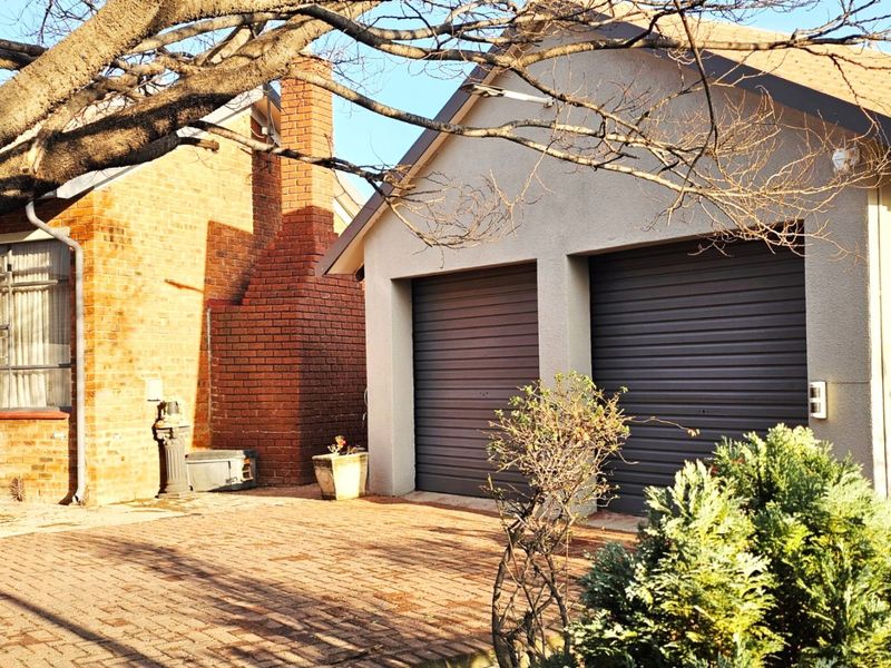 Luxurious 4-Bedroom Home with Flatlet in Sunset Park, Secunda - Photo 4