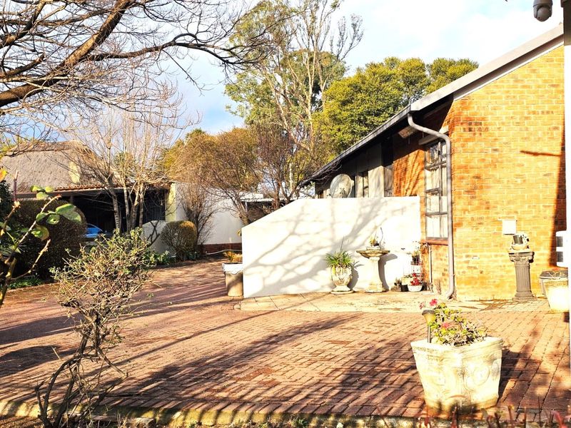 Luxurious 4-Bedroom Home with Flatlet in Sunset Park, Secunda - Photo 3