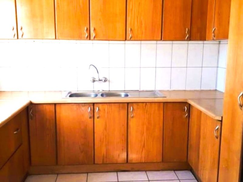 Two-Bedroom Flat for Sale in Trichardt - Photo 2