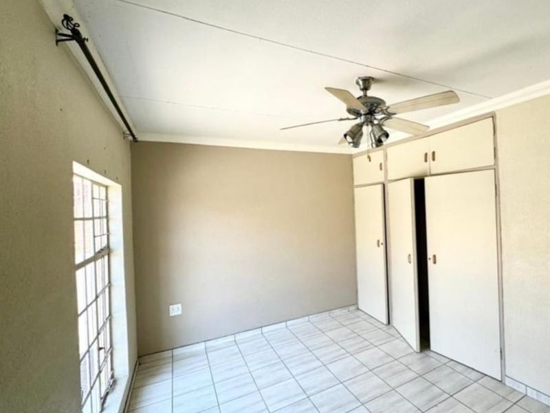 MODERN 2-BEDROOM TOWNHOUSE FOR SALE IN SECUNDA - Photo 8