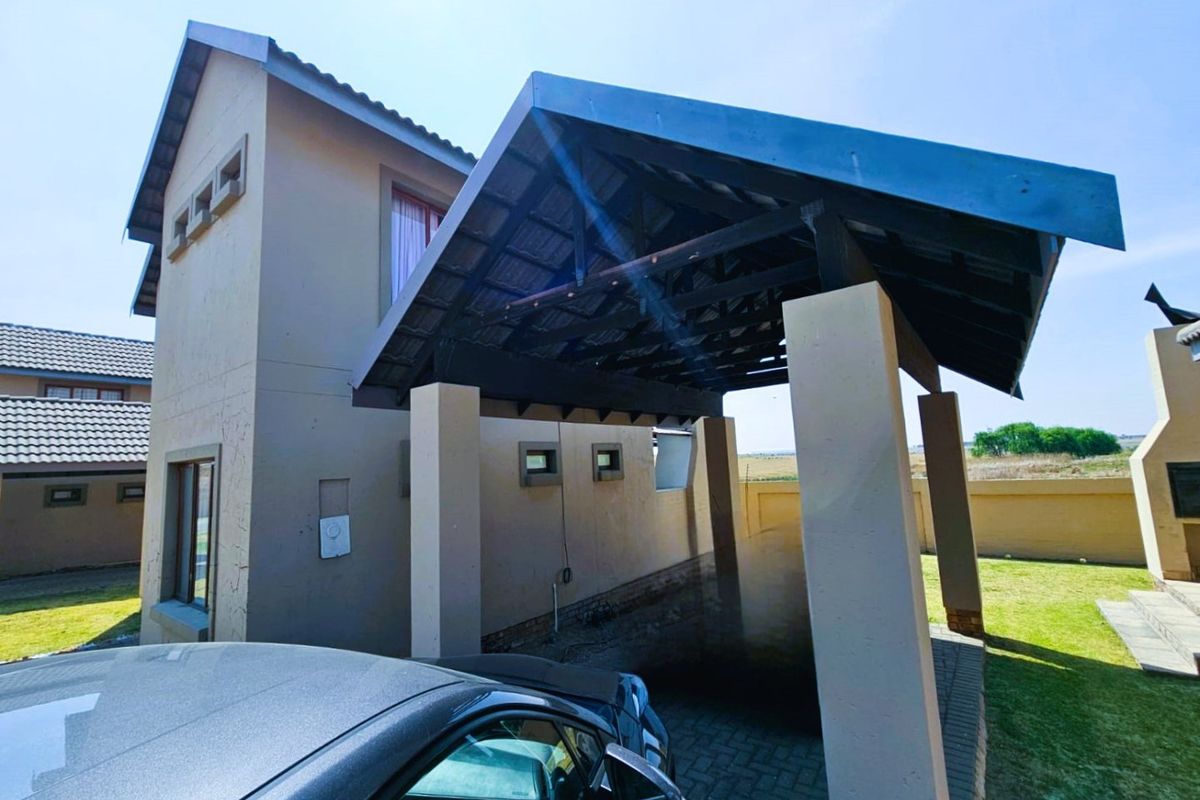 2 Bed Town house in Noordrand, Secunda for Sale - Photo 2