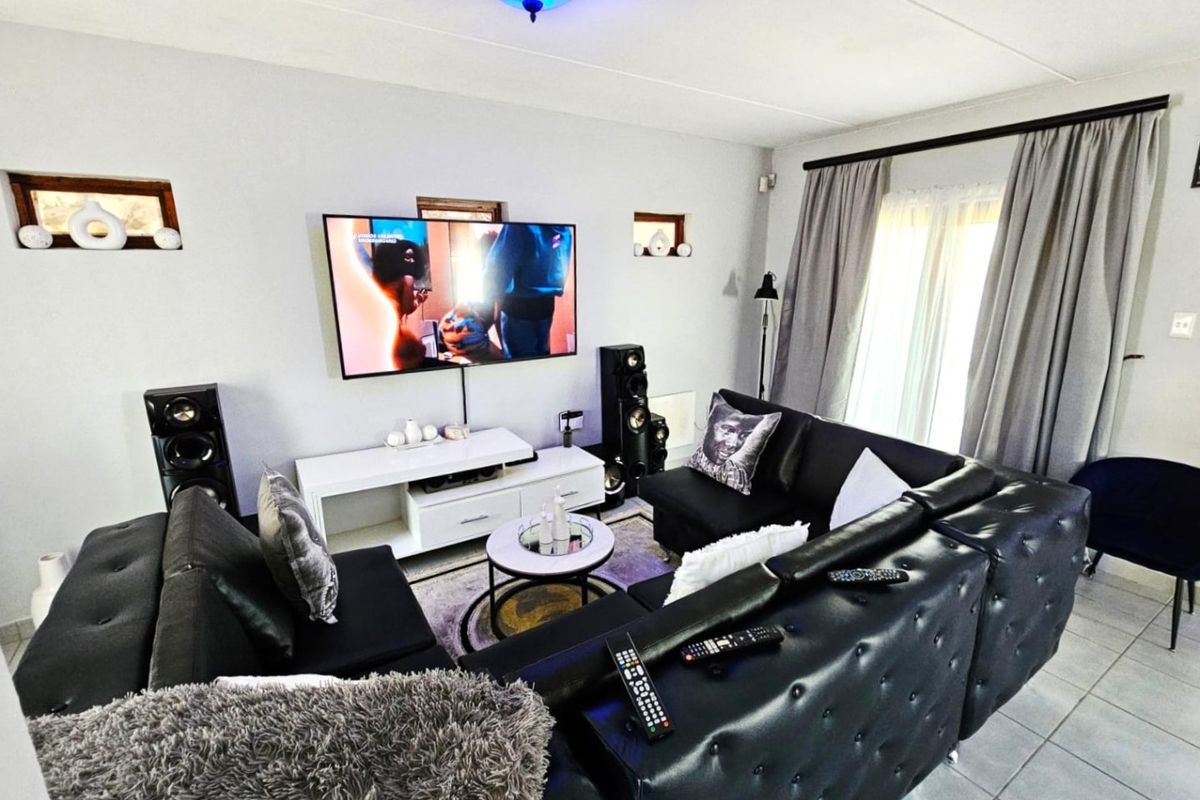 2 Bed Town house in Noordrand, Secunda for Sale - Photo 4