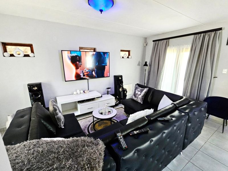 2 Bed Town house in Noordrand, Secunda for Sale - Photo 4