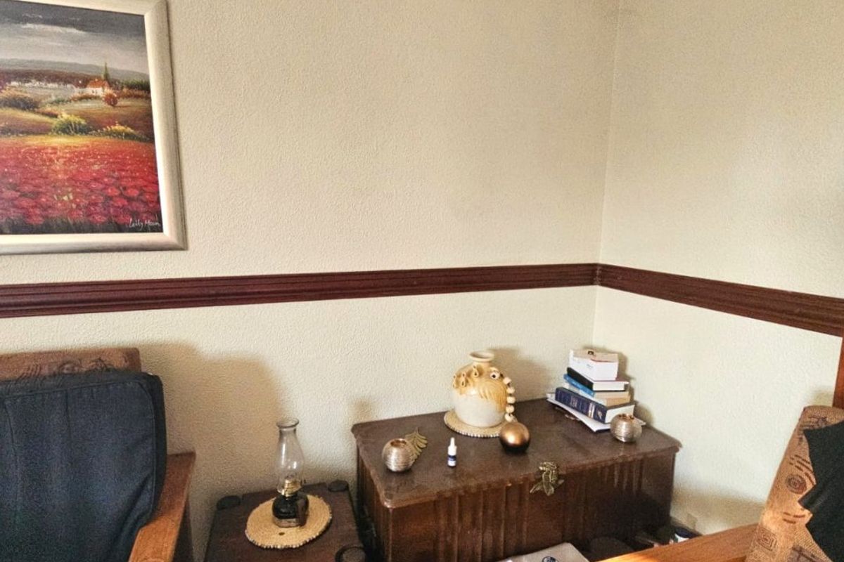 SPACIOUS FAMILY HOME WITH MULTIPLE LIVING AREAS & INDOOR BRAAI – FOR SALE IN SECUNDA - Photo 4