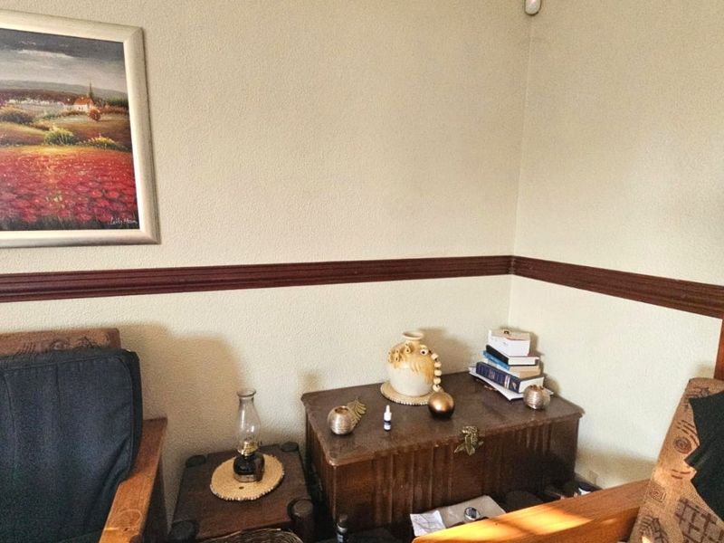 SPACIOUS FAMILY HOME WITH MULTIPLE LIVING AREAS & INDOOR BRAAI – FOR SALE IN SECUNDA - Photo 4