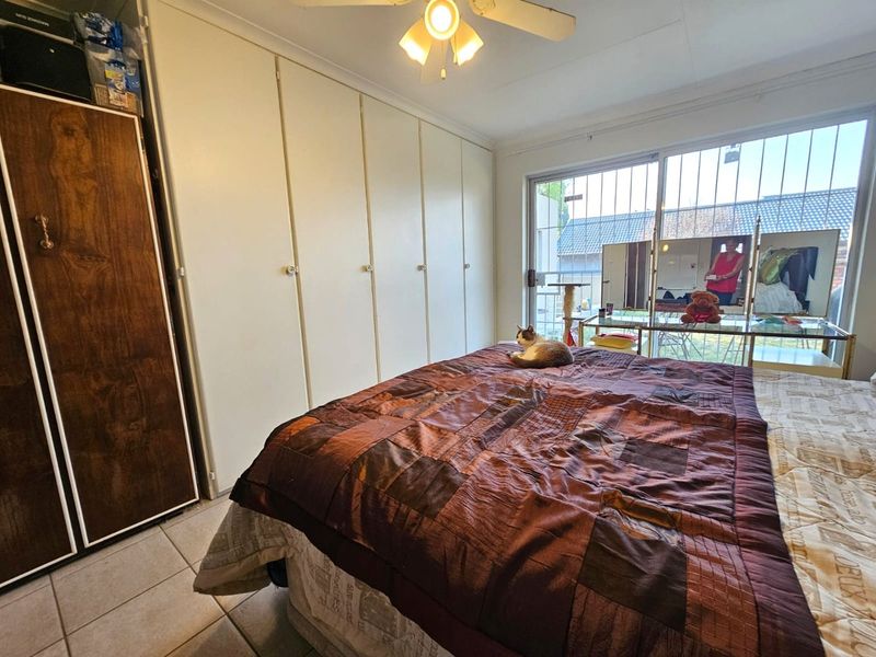 SPACIOUS FAMILY HOME WITH MULTIPLE LIVING AREAS & INDOOR BRAAI – FOR SALE IN SECUNDA - Photo 10