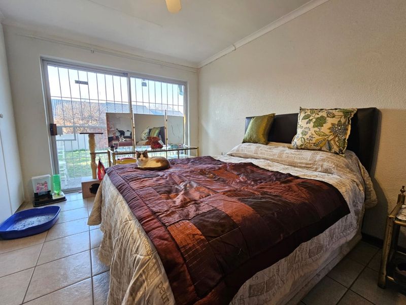 SPACIOUS FAMILY HOME WITH MULTIPLE LIVING AREAS & INDOOR BRAAI – FOR SALE IN SECUNDA - Photo 9
